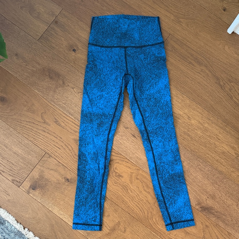 Lululemon Blue and Black Paterned Align Leggings